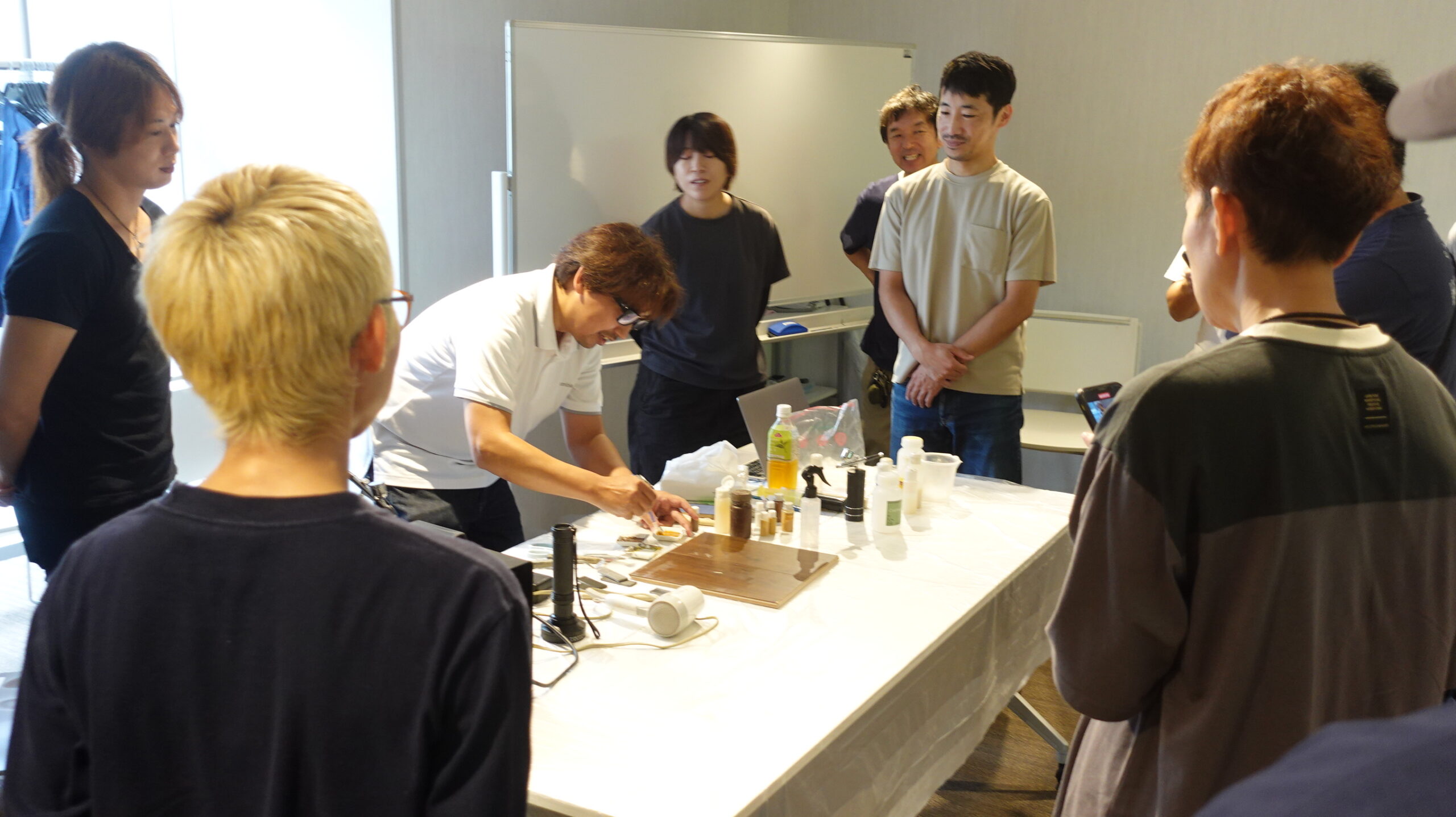 水性補修材シリーズで臭いゼロ＆耐久性も段違い